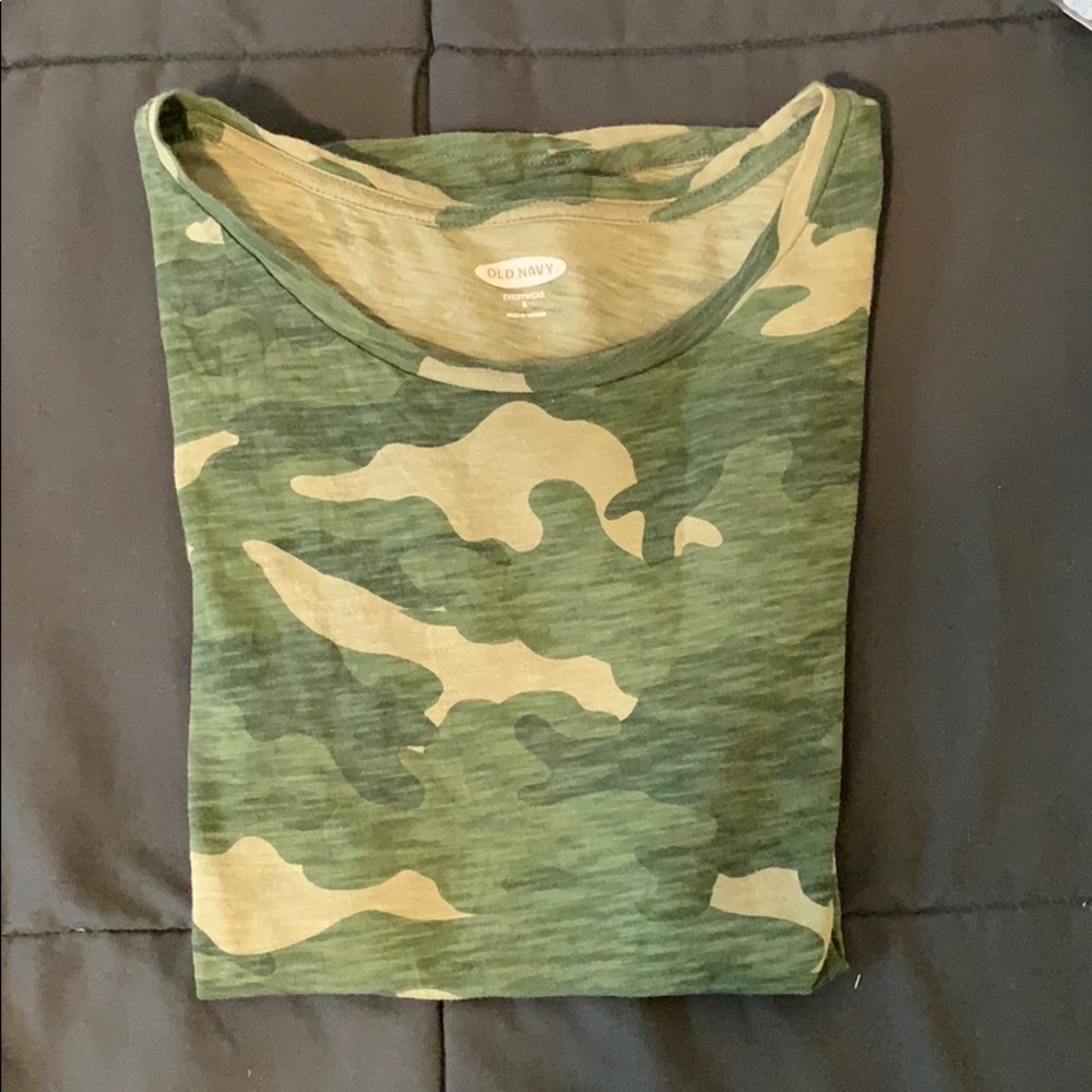 Old Navy Short Sleeve Camo t Shirt